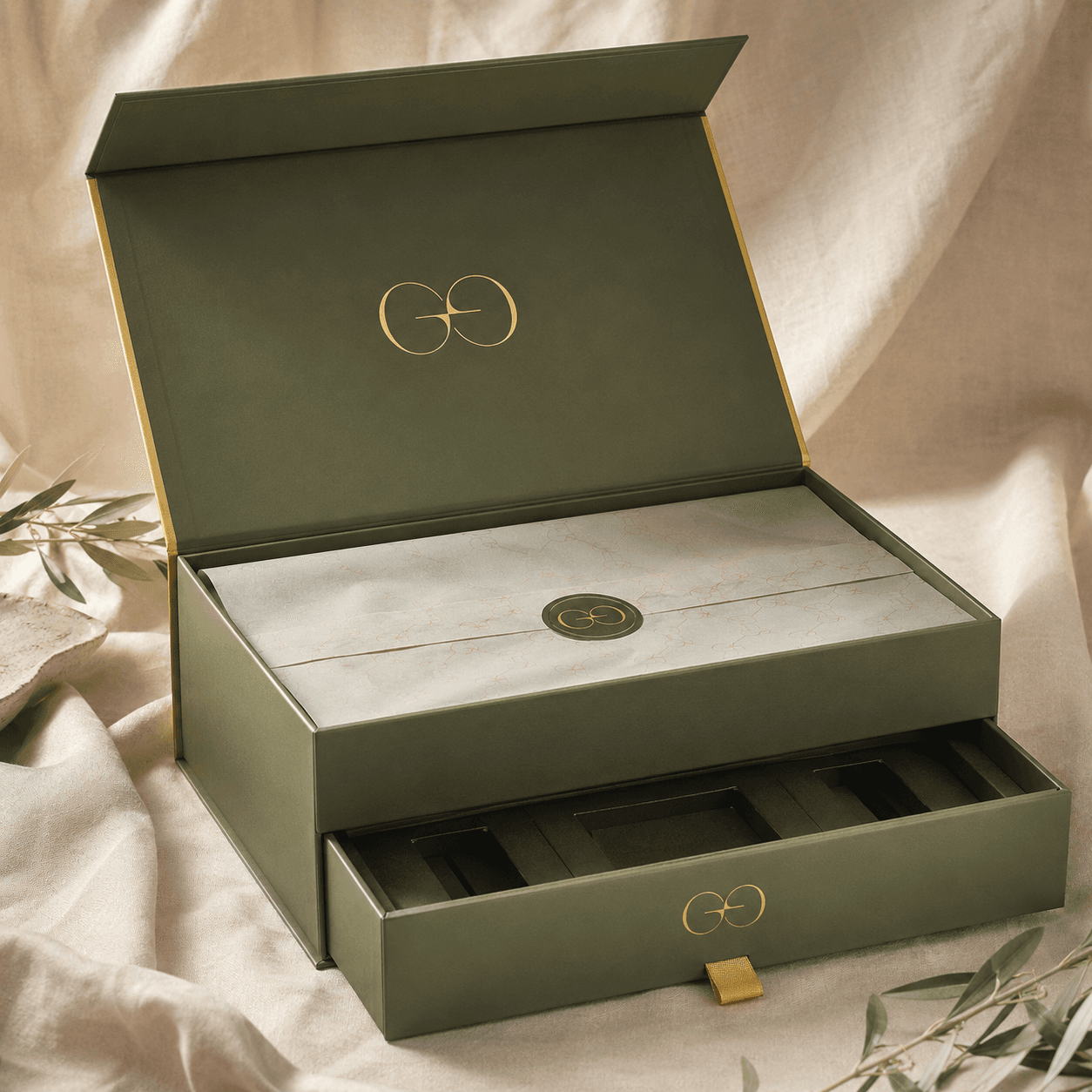 The Velvet Crest Trunk